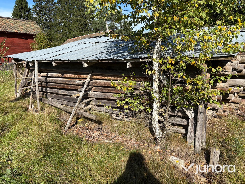 Rundvirke - Tryckimpregnerat - Herramienta/ Equipo: foto 2 Rundvirke - Tryckimpregnerat - Herramienta/ Equipo: foto 2