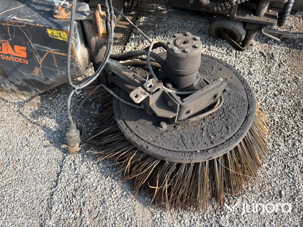 Sopmaskin Bogserad - Fjärås, FS 700 - Barredora vial: foto 4 Sopmaskin Bogserad - Fjärås, FS 700 - Barredora vial: foto 4