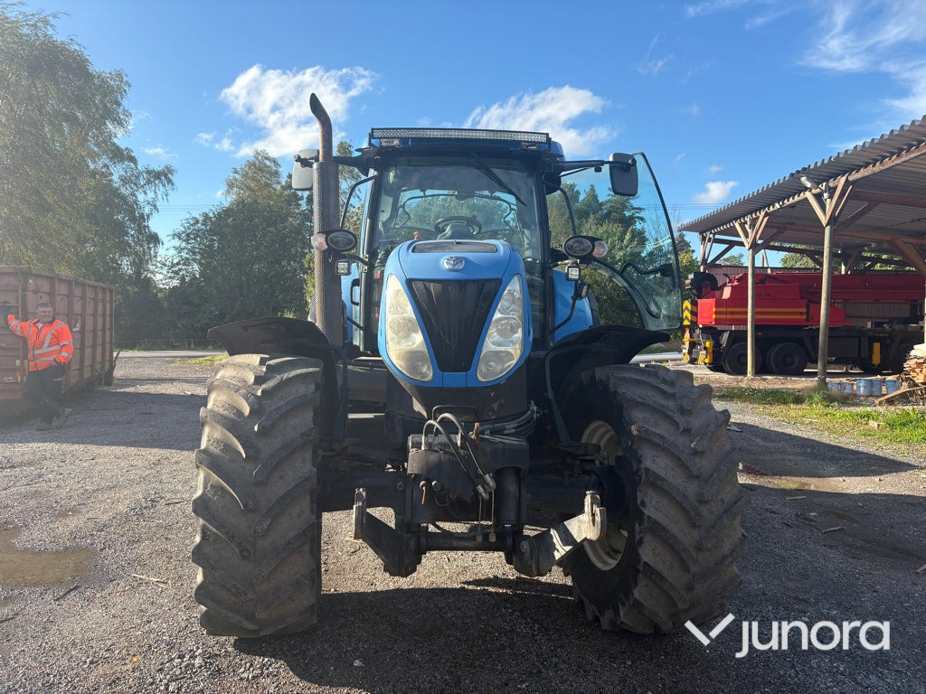 Traktor - New Holland T7040 - Tractor: foto 2 Traktor - New Holland T7040 - Tractor: foto 2