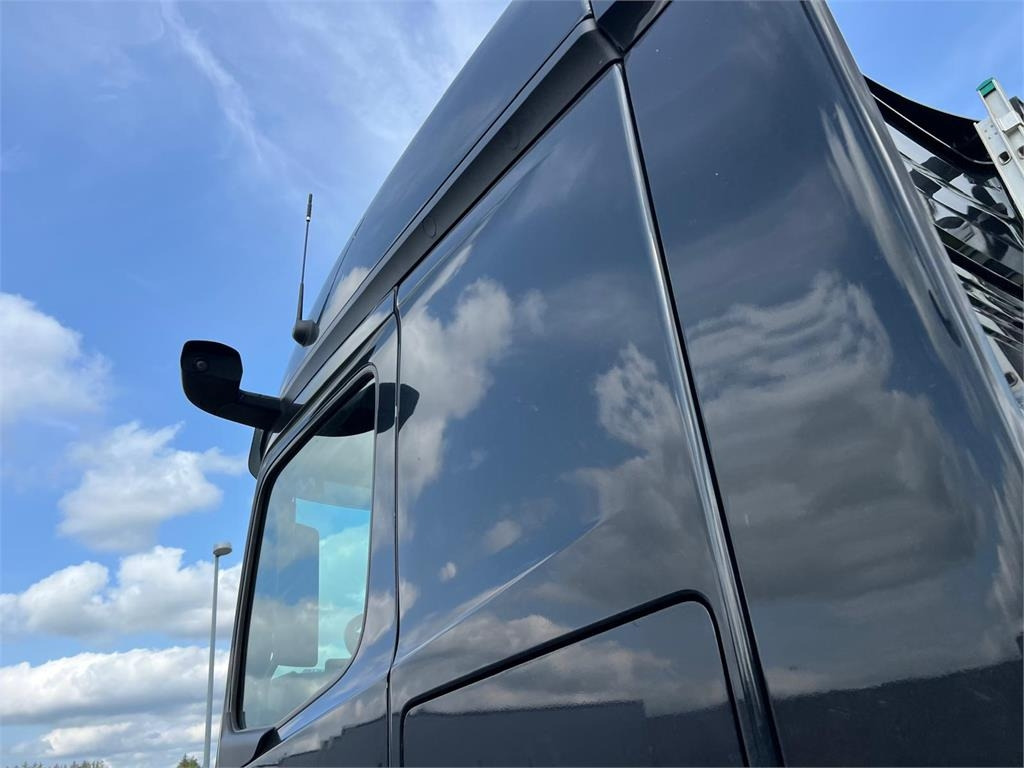 Mercedes-Benz Actros 2545 LS - Cabeza tractora: foto 2 Mercedes-Benz Actros 2545 LS - Cabeza tractora: foto 2