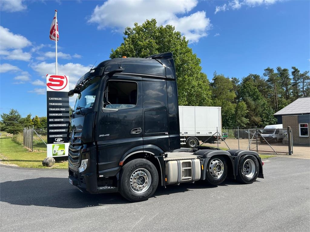 Mercedes-Benz Actros 2545 LS - Cabeza tractora: foto 1 Mercedes-Benz Actros 2545 LS - Cabeza tractora: foto 1