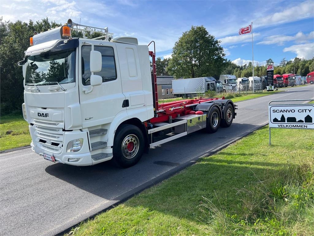 DAF CF 530 6x2*4 FAN - Camión multibasculante: foto 1 DAF CF 530 6x2*4 FAN - Camión multibasculante: foto 1