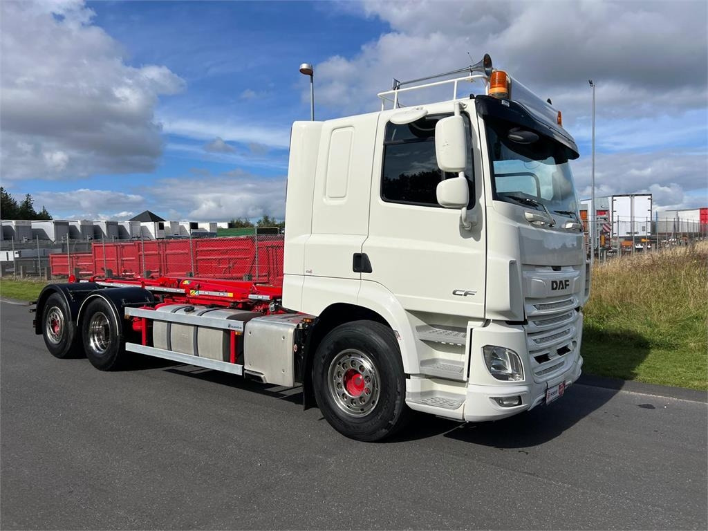 DAF CF 530 6x2*4 FAN - Camión multibasculante: foto 4 DAF CF 530 6x2*4 FAN - Camión multibasculante: foto 4