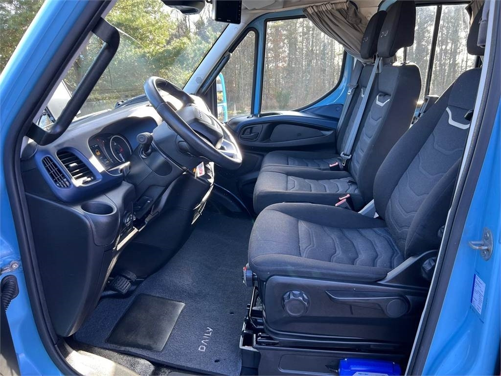 Camión caja cerrada Iveco Daily 70C18 - dobbelt cab: foto 18