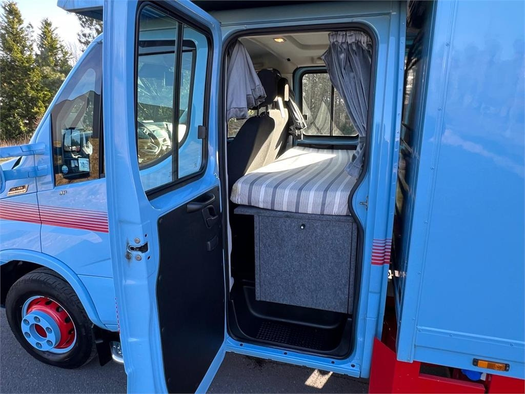 Iveco Daily 70C18 - dobbelt cab  - Camión caja cerrada: foto 4 Iveco Daily 70C18 - dobbelt cab  - Camión caja cerrada: foto 4