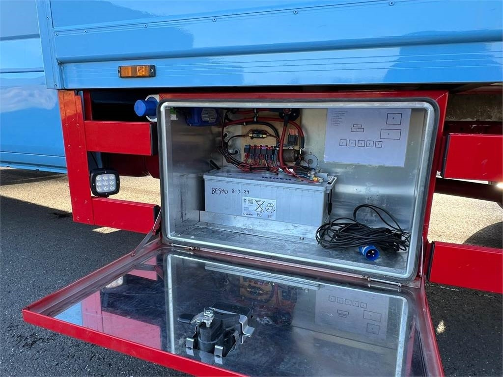 Camión caja cerrada Iveco Daily 70C18 - dobbelt cab: foto 13