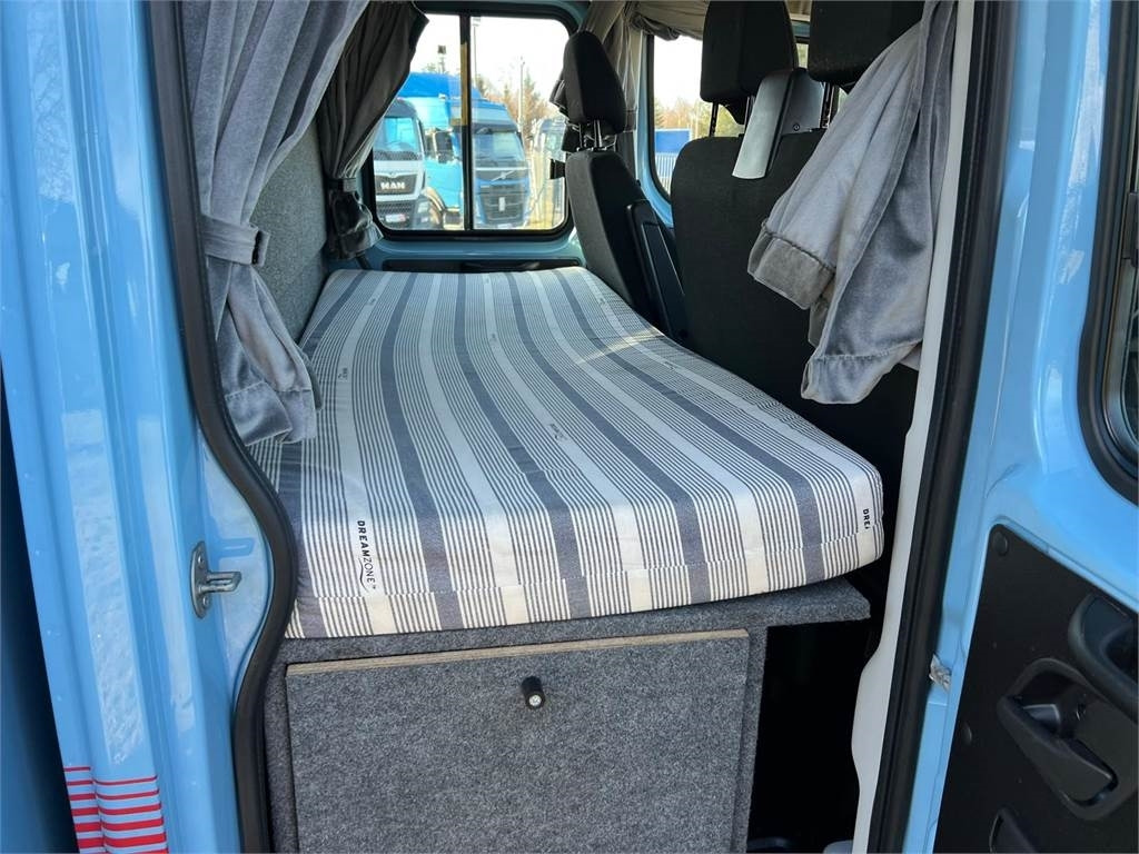 Iveco Daily 70C18 - dobbelt cab - Camión caja cerrada: foto 5 Iveco Daily 70C18 - dobbelt cab - Camión caja cerrada: foto 5