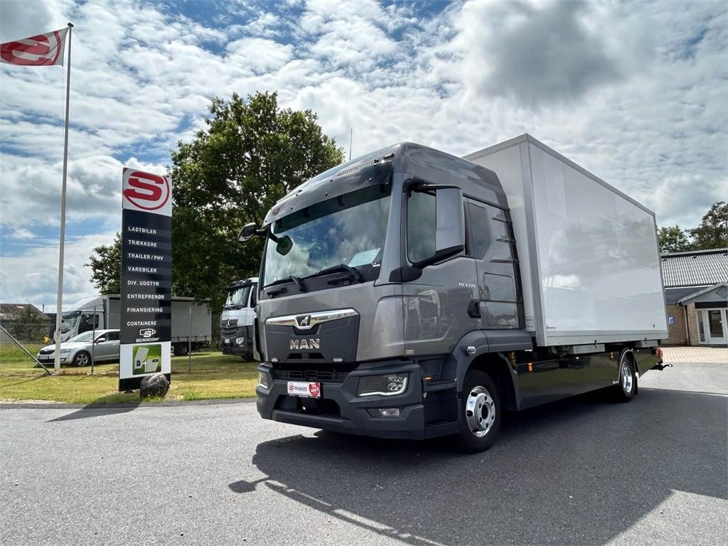 MAN TGL 8-220 4x2 BL incl. 2 stk veksellad - Camión portacontenedore/ Intercambiable: foto 5 MAN TGL 8-220 4x2 BL incl. 2 stk veksellad - Camión portacontenedore/ Intercambiable: foto 5
