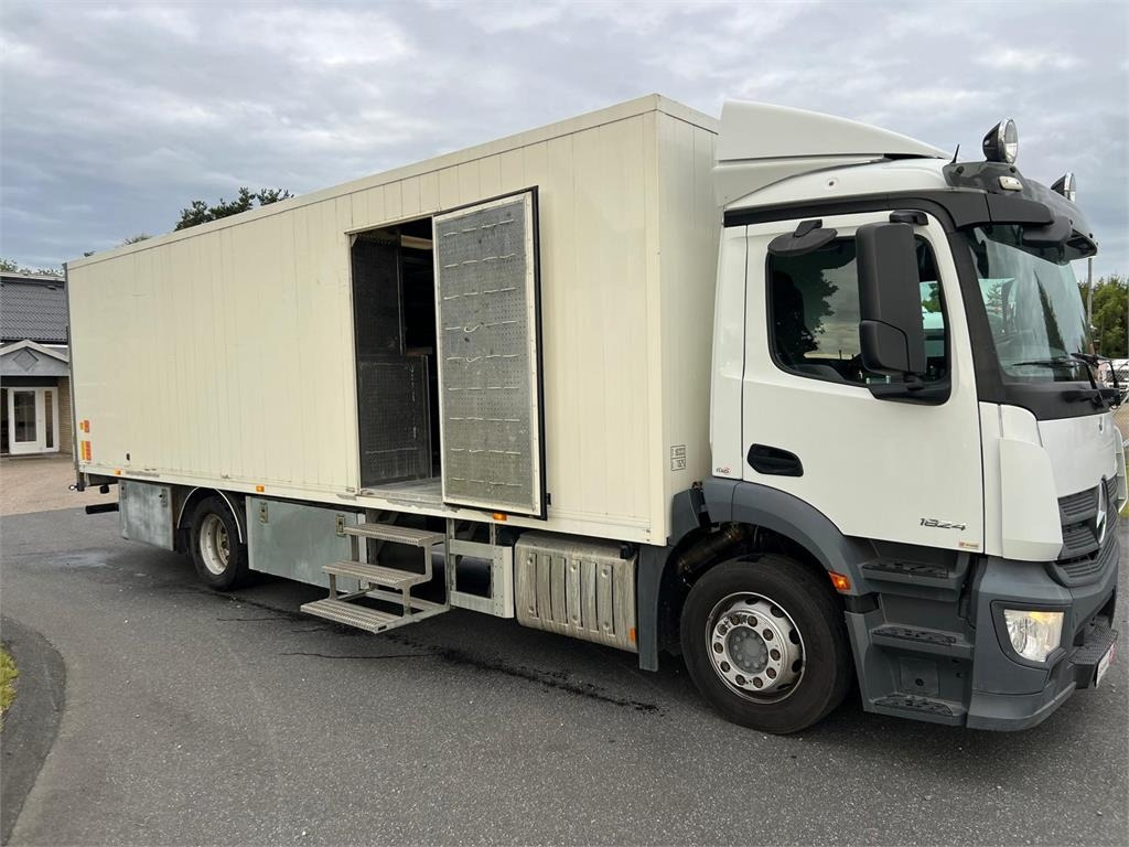 Mercedes-Benz Antos 1824 LnR - Camión caja cerrada: foto 1 Mercedes-Benz Antos 1824 LnR - Camión caja cerrada: foto 1