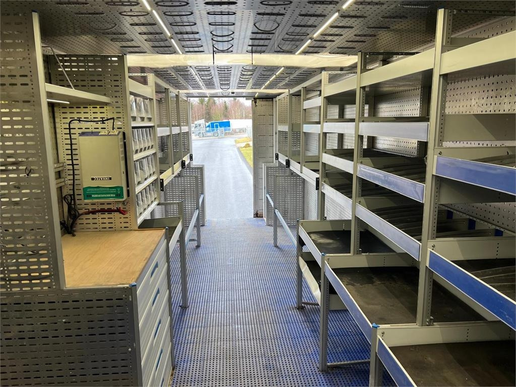 Mercedes-Benz Antos 1824 LnR  - Camión caja cerrada: foto 4 Mercedes-Benz Antos 1824 LnR  - Camión caja cerrada: foto 4