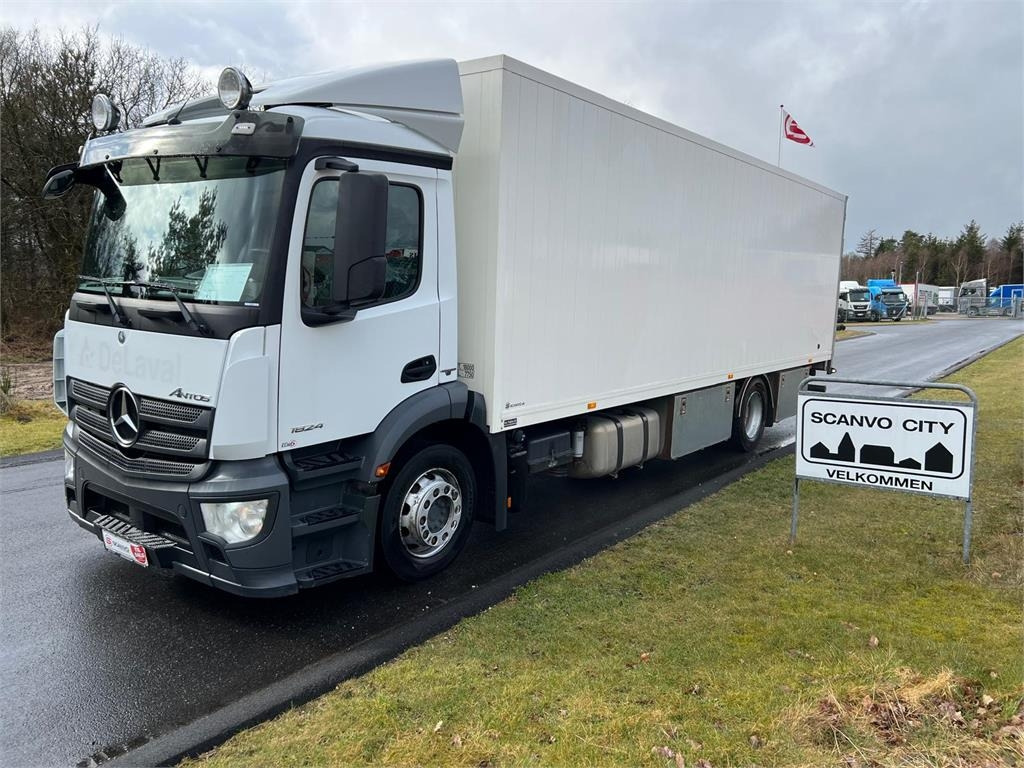 Mercedes-Benz Antos 1824 LnR  - Camión caja cerrada: foto 3 Mercedes-Benz Antos 1824 LnR  - Camión caja cerrada: foto 3