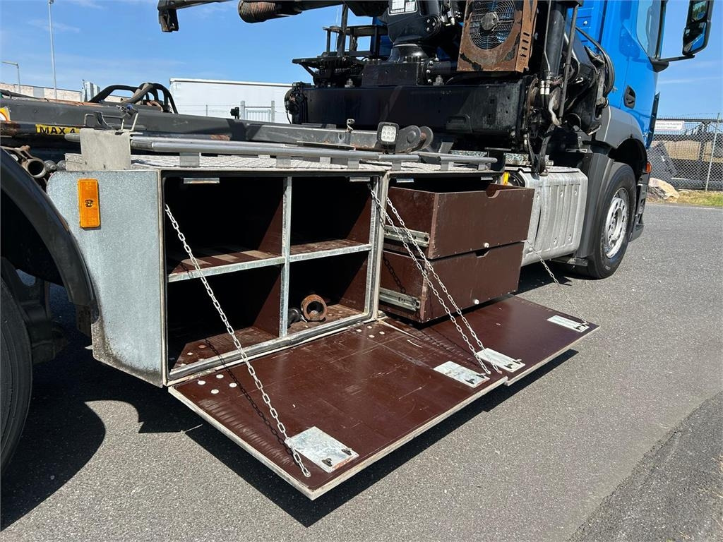 Mercedes-Benz Antos 2546 - Hiab 192 E kran - Camión portacontenedor de cadenas: foto 3 Mercedes-Benz Antos 2546 - Hiab 192 E kran - Camión portacontenedor de cadenas: foto 3