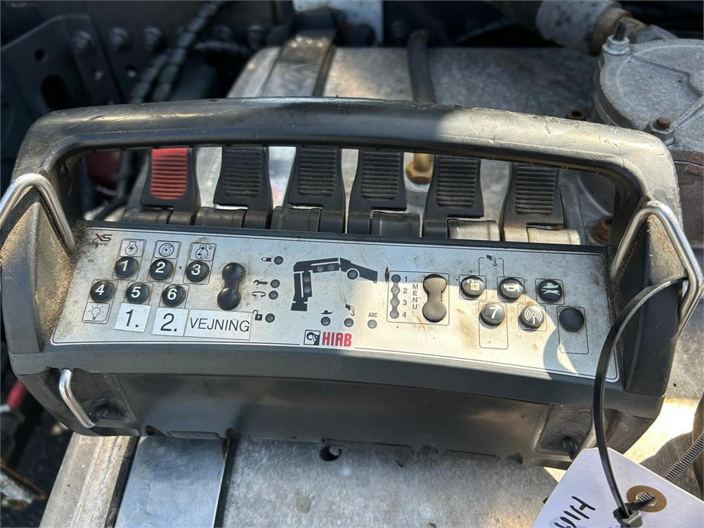 Camión portacontenedor de cadenas Mercedes-Benz Antos 2546 - Hiab 192 E kran: foto 12