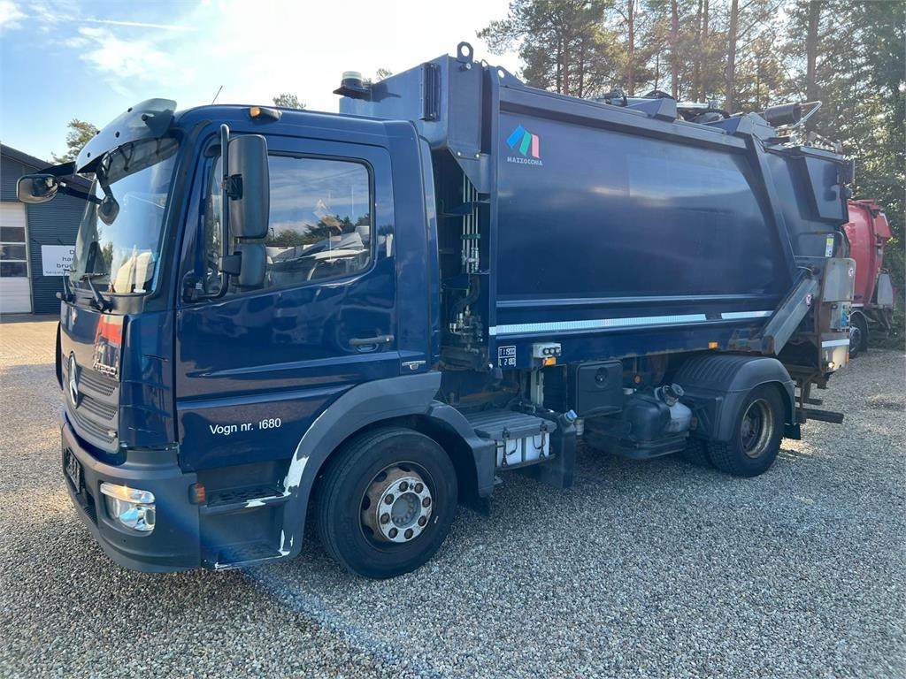 Mercedes-Benz Atego 1224 - Camión de basura: foto 1 Mercedes-Benz Atego 1224 - Camión de basura: foto 1