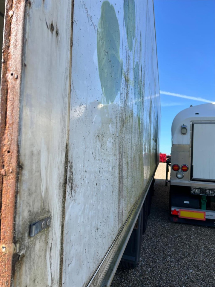Schmitz 13,6 mtr boks - Semirremolque caja cerrada: foto 5 Schmitz 13,6 mtr boks - Semirremolque caja cerrada: foto 5