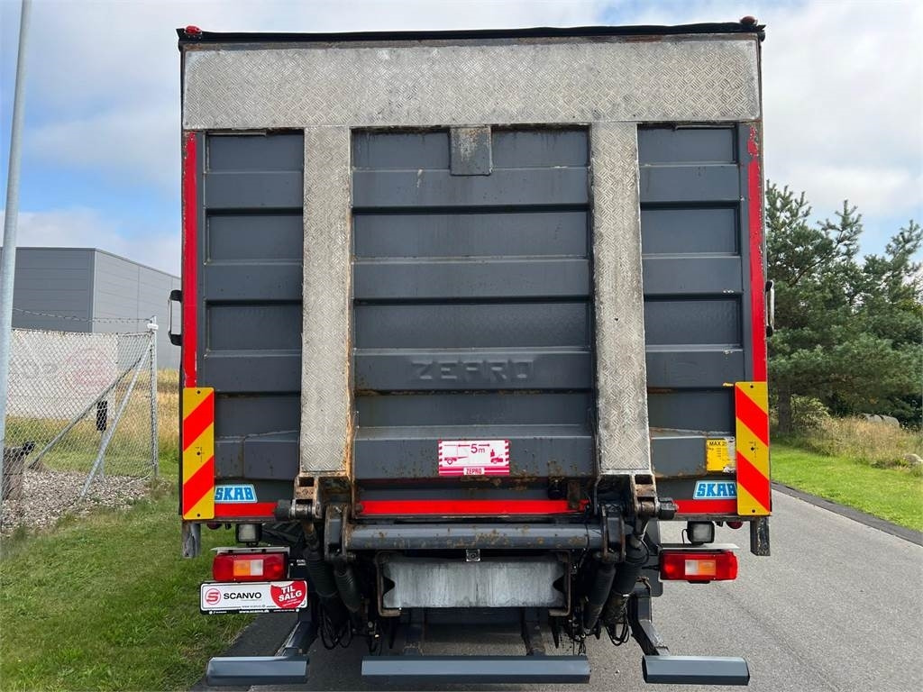 Volvo FE320 6x2*4 - Camión caja cerrada: foto 5 Volvo FE320 6x2*4 - Camión caja cerrada: foto 5