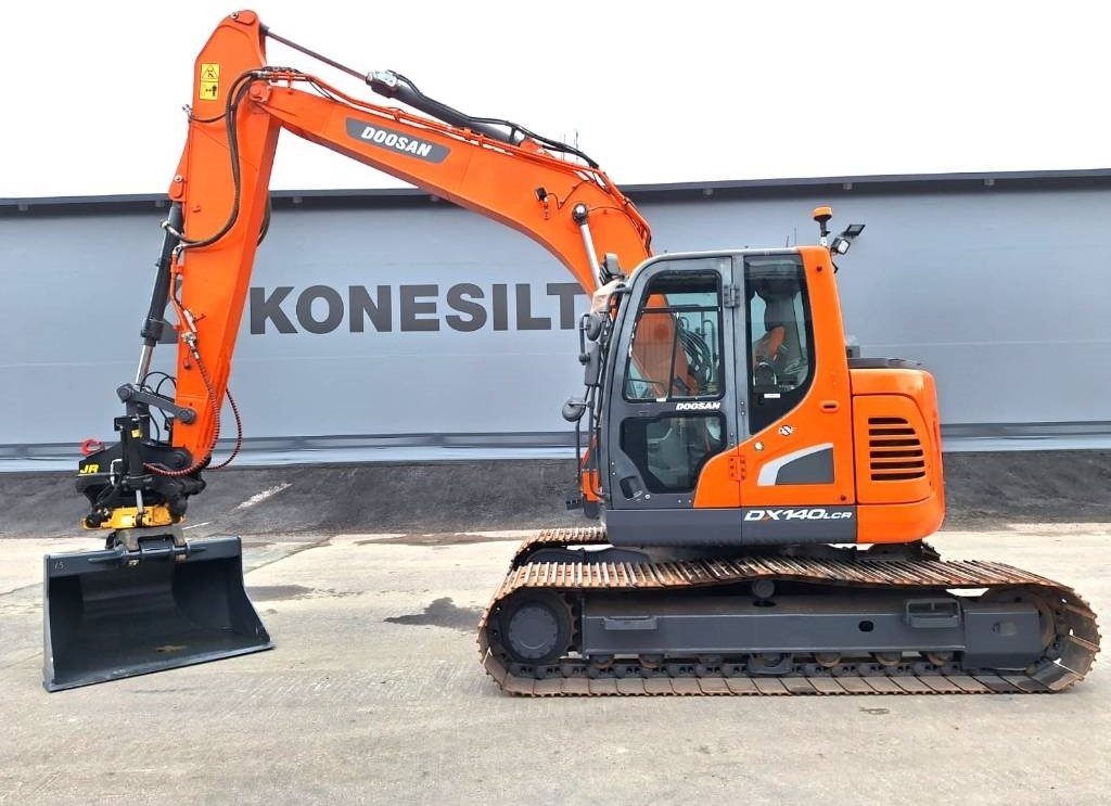 Doosan DX140LCR-5 PYÖRITTÄJÄLLÄ - Excavadora de cadenas: foto 1 Doosan DX140LCR-5 PYÖRITTÄJÄLLÄ - Excavadora de cadenas: foto 1