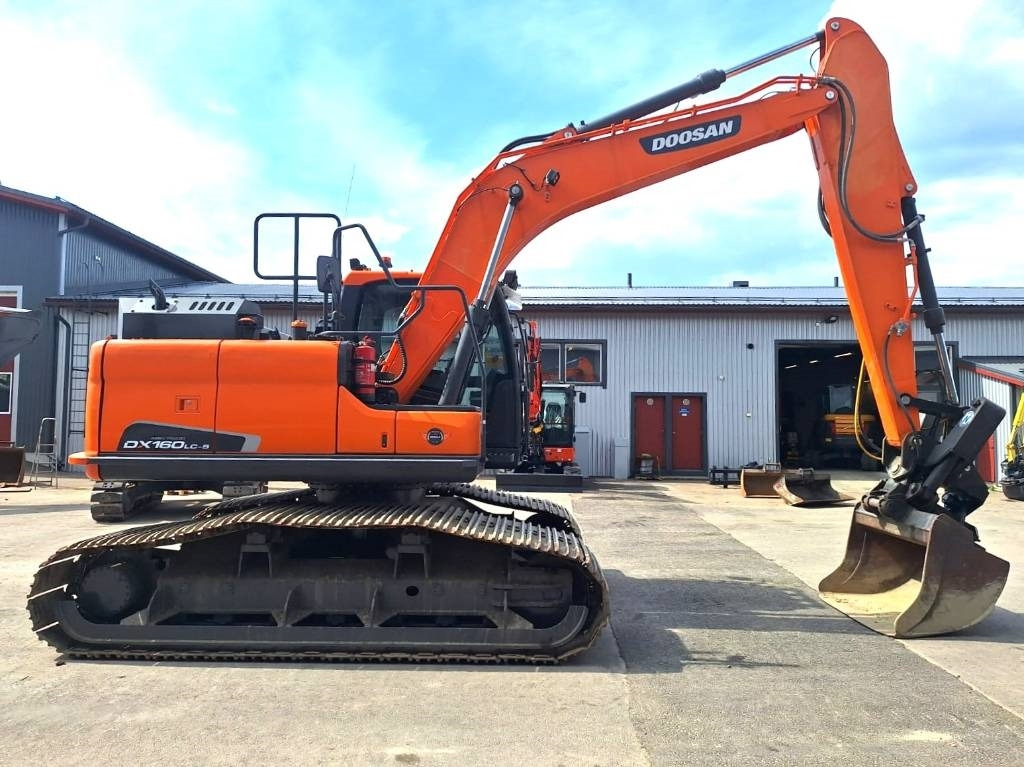 Doosan DX160LCH-5 METSÄMALLI KALLISTAJALLA - Excavadora de cadenas: foto 5 Doosan DX160LCH-5 METSÄMALLI KALLISTAJALLA - Excavadora de cadenas: foto 5