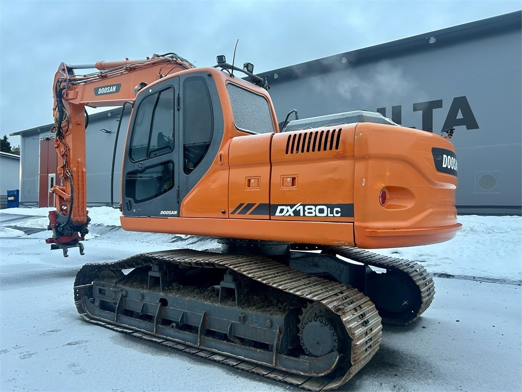 Doosan MYYTY! SOLD! DX180LCH PYÖRITTÄJÄLLÄ - Excavadora de cadenas: foto 2 Doosan MYYTY! SOLD! DX180LCH PYÖRITTÄJÄLLÄ - Excavadora de cadenas: foto 2