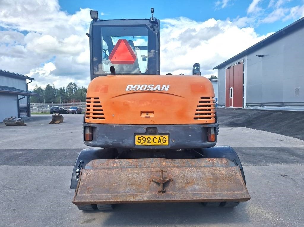 Doosan S55W PYÖRITTÄJÄLLÄ - Excavadora de ruedas: foto 3 Doosan S55W PYÖRITTÄJÄLLÄ - Excavadora de ruedas: foto 3