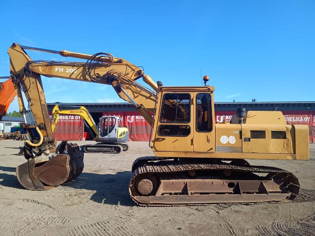 Fiat-Hitachi FH200T 2-KAUHAA - Excavadora de cadenas: foto 1 Fiat-Hitachi FH200T 2-KAUHAA - Excavadora de cadenas: foto 1