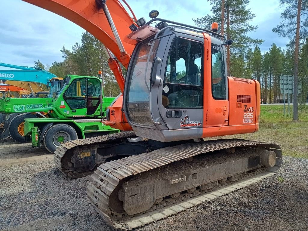 Hitachi MYYTY! SOLD! ZX225USR KALLISTAJALLA - Excavadora de cadenas: foto 2 Hitachi MYYTY! SOLD! ZX225USR KALLISTAJALLA - Excavadora de cadenas: foto 2