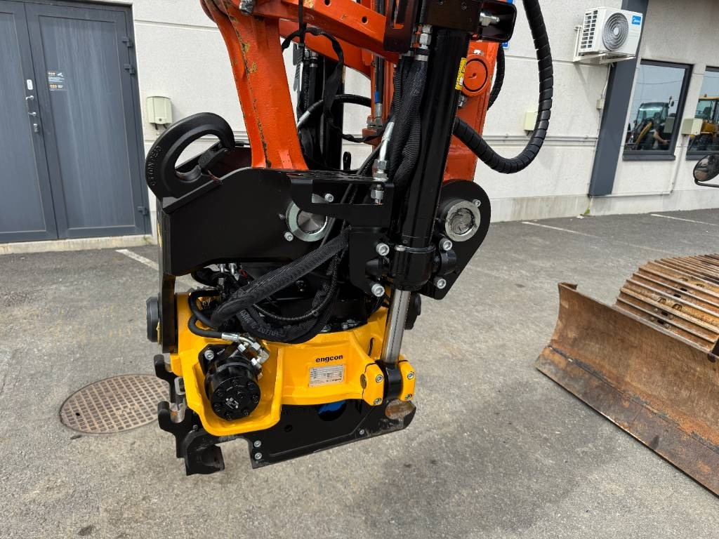 Excavadora de cadenas Hitachi ZX 135 USBL-7: foto 9