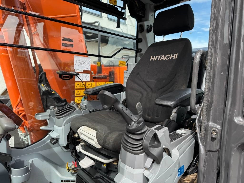 Excavadora de cadenas Hitachi ZX 135 USBL-7: foto 16