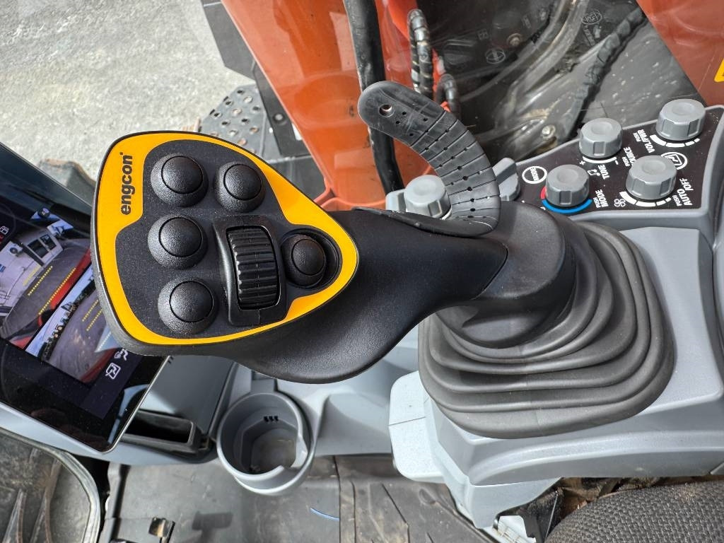 Excavadora de cadenas Hitachi ZX 135 USBL-7: foto 18