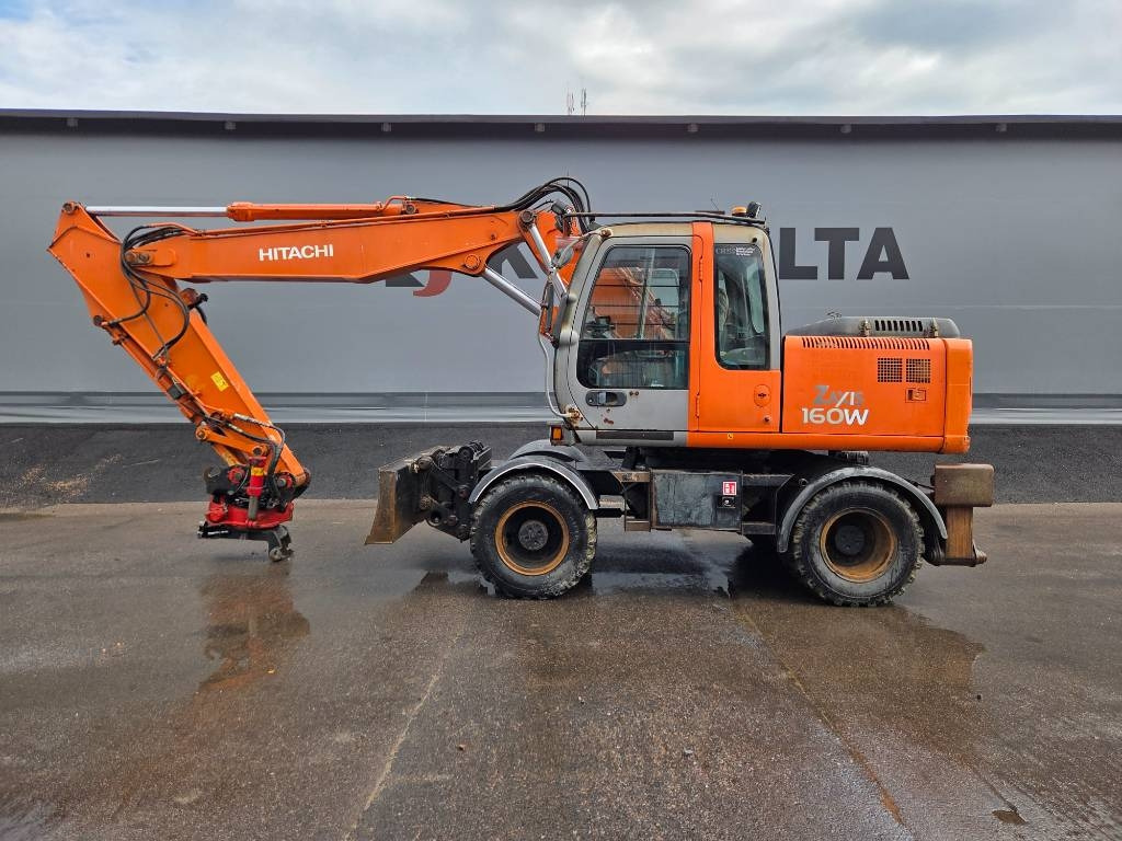 Hitachi ZX160 W PYÖRITTÄJÄLLÄ - Excavadora de ruedas: foto 1 Hitachi ZX160 W PYÖRITTÄJÄLLÄ - Excavadora de ruedas: foto 1