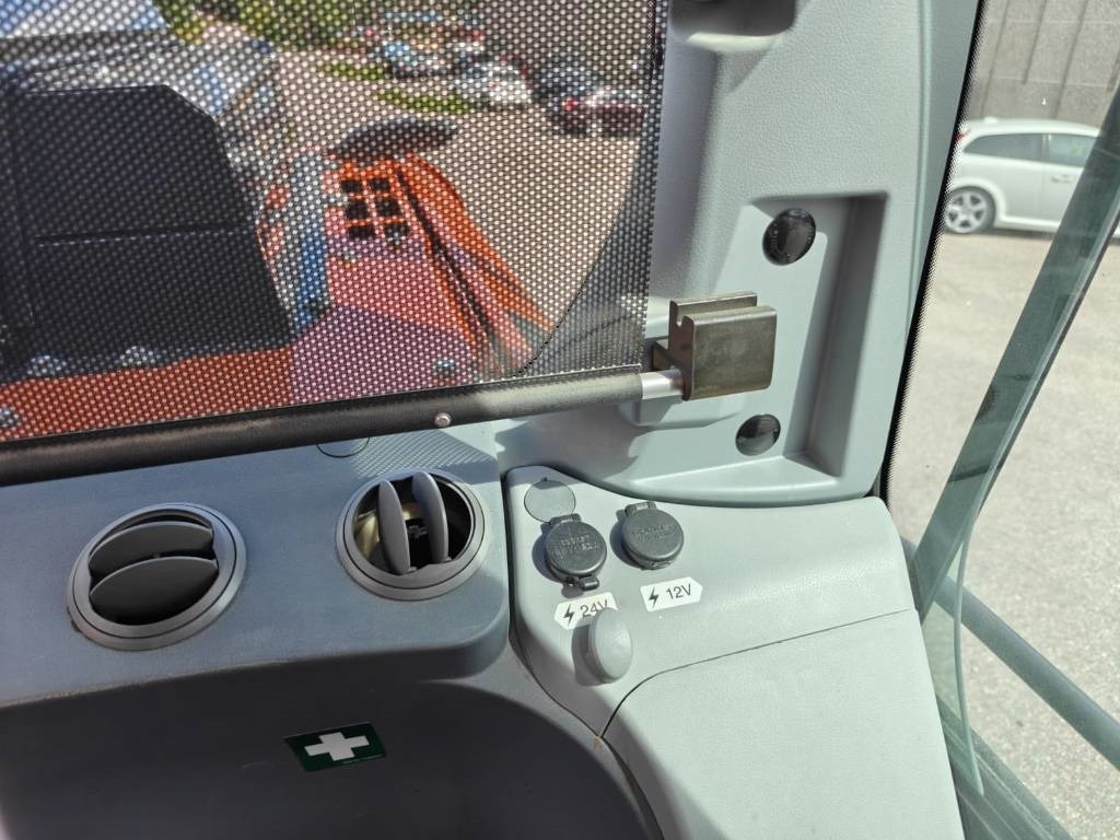 Excavadora de cadenas Hitachi ZX180LCN-7: foto 22