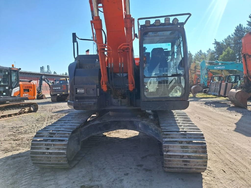 Hitachi ZX225USLC-5 - Excavadora de cadenas: foto 4 Hitachi ZX225USLC-5 - Excavadora de cadenas: foto 4