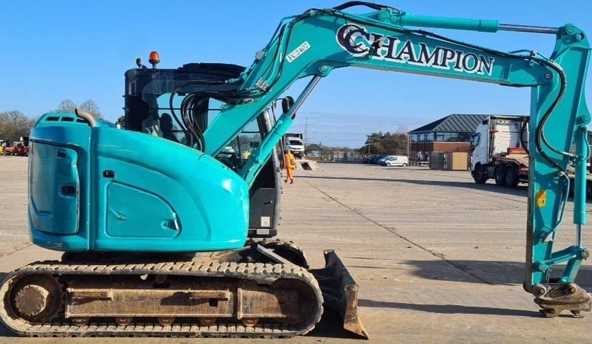 Kobelco SK75SR-7 - Miniexcavadora: foto 2 Kobelco SK75SR-7 - Miniexcavadora: foto 2