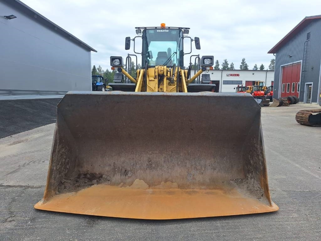 Komatsu WA 380-3A - Cargadora de ruedas: foto 3 Komatsu WA 380-3A - Cargadora de ruedas: foto 3