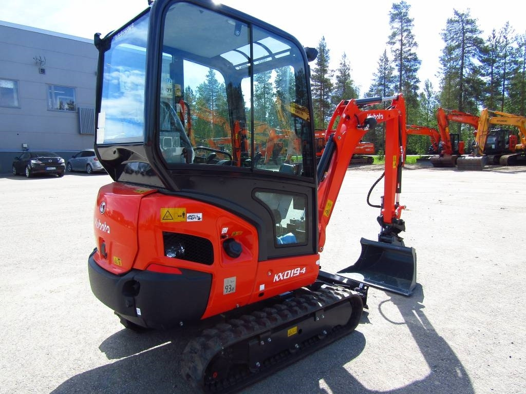 Kubota KX019-4 ERIKOISTARJOUS RAJOITETTU ERÄ - Miniexcavadora: foto 4 Kubota KX019-4 ERIKOISTARJOUS RAJOITETTU ERÄ - Miniexcavadora: foto 4