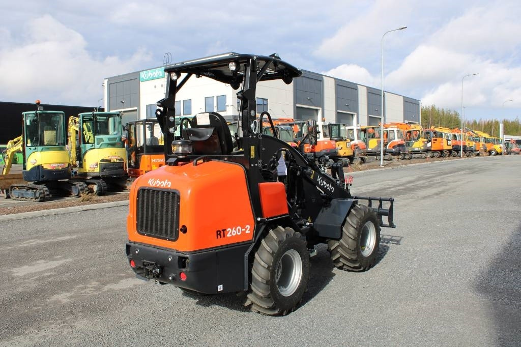 Kubota RT260-2 KATOKSELLA! UUSI  - Cargadora articulada: foto 4 Kubota RT260-2 KATOKSELLA! UUSI  - Cargadora articulada: foto 4