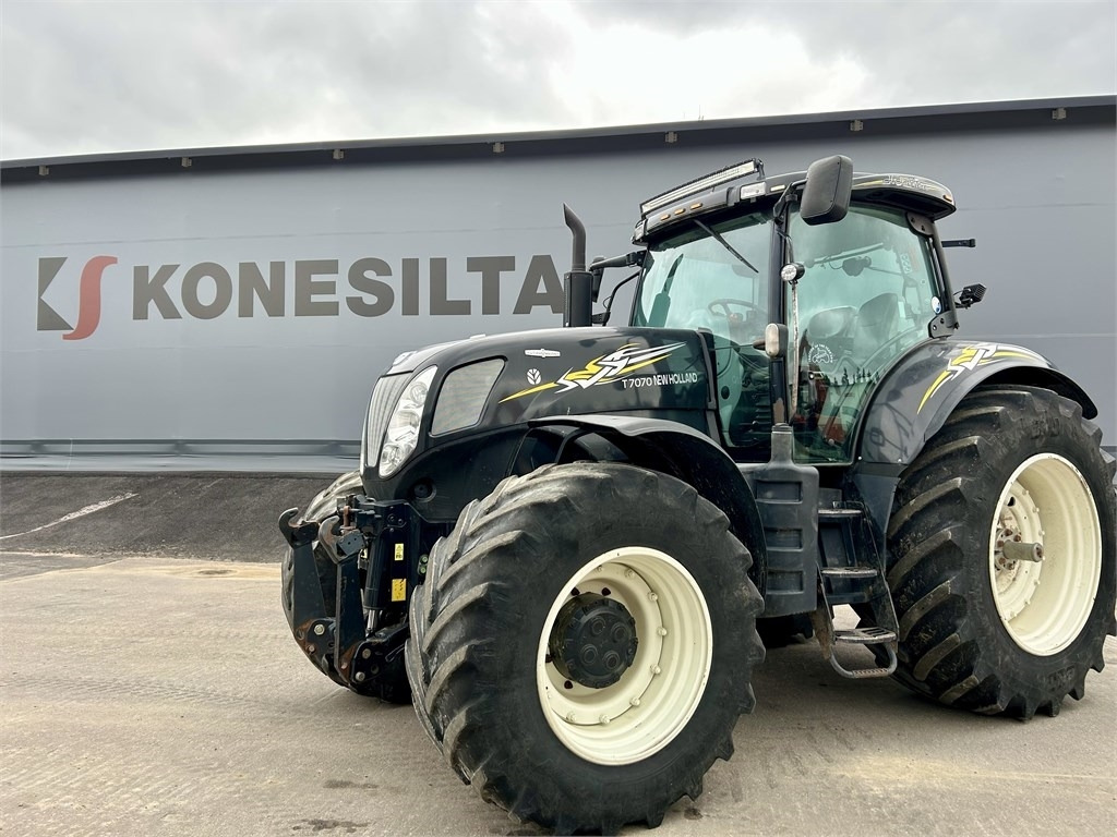 New Holland T 7070 AC - Tractor: foto 1 New Holland T 7070 AC - Tractor: foto 1