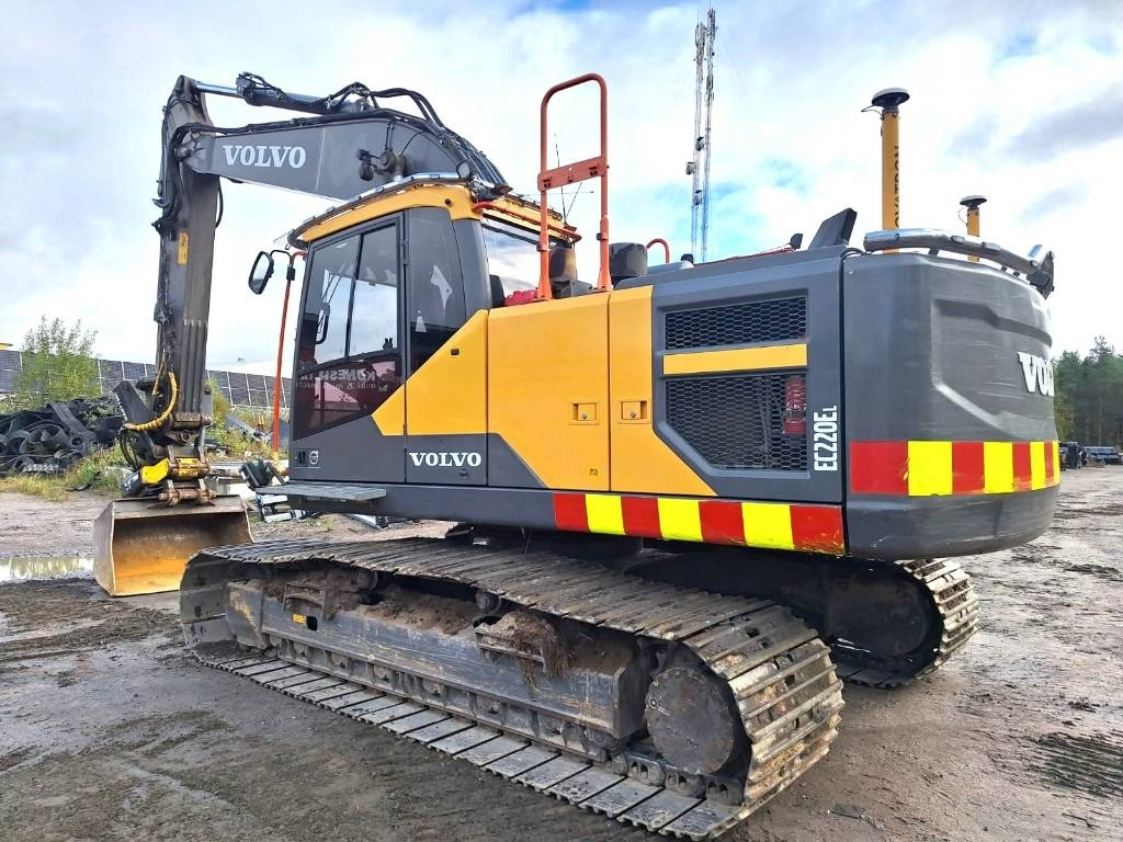 Volvo EC220EL HUIPPUVARUSTEILLA - Excavadora de cadenas: foto 2 Volvo EC220EL HUIPPUVARUSTEILLA - Excavadora de cadenas: foto 2