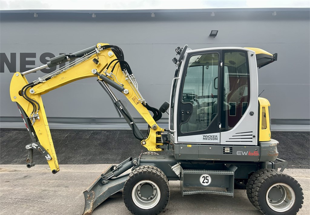 Excavadora de ruedas Wacker Neuson EW 65: foto 1