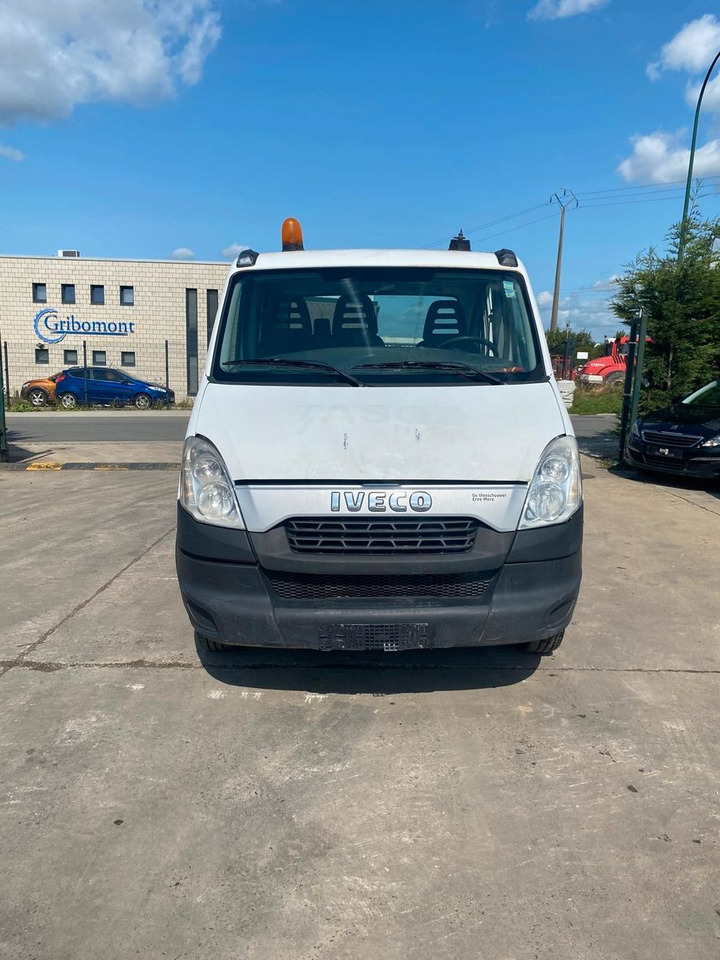Iveco Daily 3.0 HPI. Doka 7 Sitze. Für Ersatzteile. - Camión chasis: foto 5 Iveco Daily 3.0 HPI. Doka 7 Sitze. Für Ersatzteile. - Camión chasis: foto 5