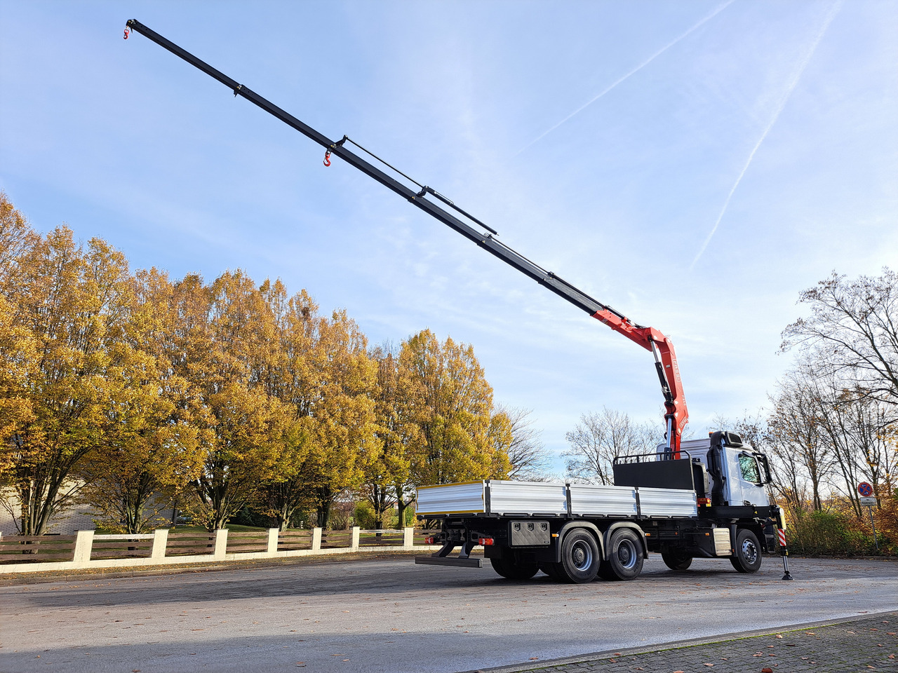 MERCEDES-BENZ AROCS 3340 CRANE FASSI F245 FLATBED TWISTLOCK EURO 3 - Camión caja abierta, Camión grúa: foto 3 MERCEDES-BENZ AROCS 3340 CRANE FASSI F245 FLATBED TWISTLOCK EURO 3 - Camión caja abierta, Camión grúa: foto 3