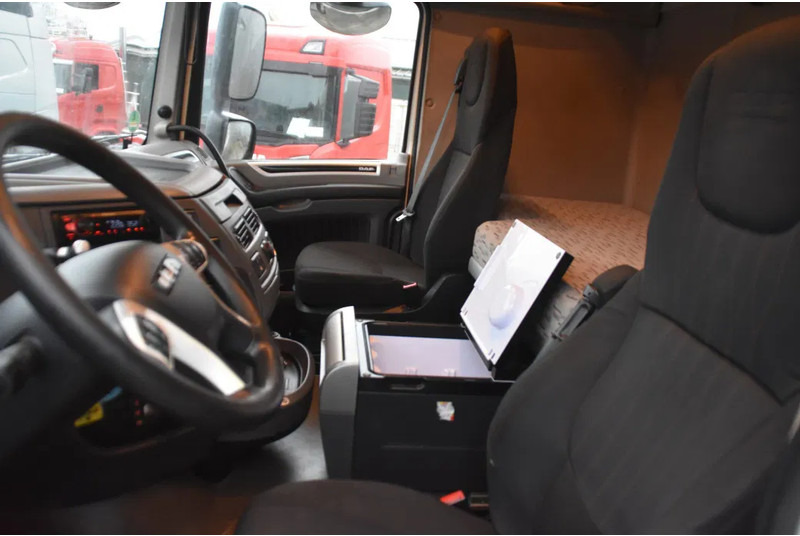 DAF XF 480 SSC 4x2 - RETARDER - 774 TKM - PARK. AIRCO - 2 x FUEL TANKS - LED LIGHTS - TOP CONDITION - - Cabeza tractora: foto 5 DAF XF 480 SSC 4x2 - RETARDER - 774 TKM - PARK. AIRCO - 2 x FUEL TANKS - LED LIGHTS - TOP CONDITION - - Cabeza tractora: foto 5