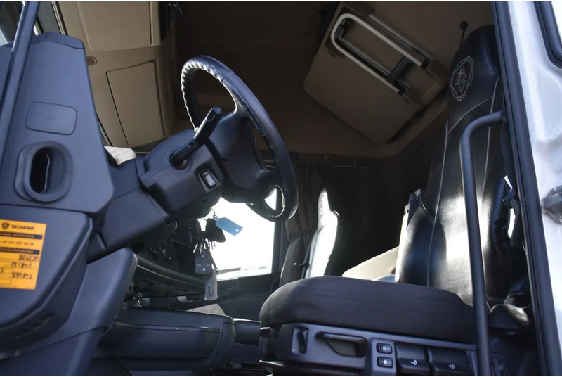 Scania R450 TL 4x2 - RETARDER - 815 TKM - PTO - PARK. AIRCO - NAVI - 2 x FUEL TANKS - GOOD CONDITION - - Cabeza tractora: foto 4 Scania R450 TL 4x2 - RETARDER - 815 TKM - PTO - PARK. AIRCO - NAVI - 2 x FUEL TANKS - GOOD CONDITION - - Cabeza tractora: foto 4