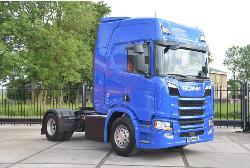 Scania R530 V8 NGS 4x2 - ADR FL - RETARDER - 253 TKM - ACC - NAVI - PTO - DIFF. LOCK - EXCELLENT CONDITION - - Cabeza tractora: foto 2 Scania R530 V8 NGS 4x2 - ADR FL - RETARDER - 253 TKM - ACC - NAVI - PTO - DIFF. LOCK - EXCELLENT CONDITION - - Cabeza tractora: foto 2