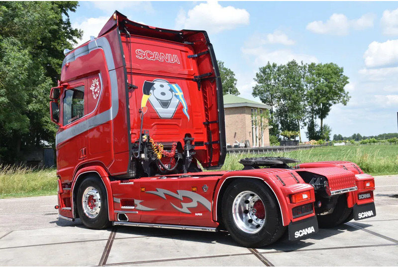 Scania R650 V8 NGS 4x2NB - LIKE NEW - RETARDER - FULL AIR - PARK. AIRCO - 4 POINT AIR SUSP. - 2 x FUEL TANKS - ALCOA'S - - Cabeza tractora: foto 3 Scania R650 V8 NGS 4x2NB - LIKE NEW - RETARDER - FULL AIR - PARK. AIRCO - 4 POINT AIR SUSP. - 2 x FUEL TANKS - ALCOA'S - - Cabeza tractora: foto 3