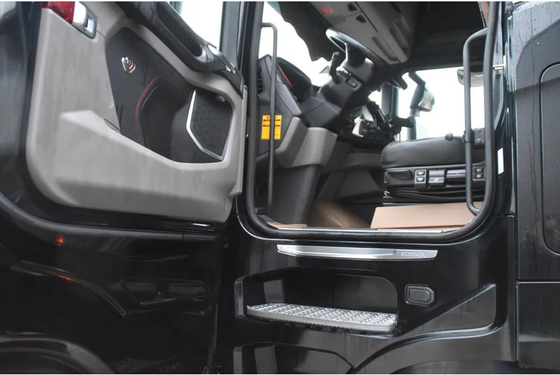 Scania S580 V8 NGS 4x2NB - HYDRAULICS - FULL AIR - RETARDER - 541 TKM - PARK. AIRCO - TV - PTO - ALCOA'S - LED - - Cabeza tractora: foto 4 Scania S580 V8 NGS 4x2NB - HYDRAULICS - FULL AIR - RETARDER - 541 TKM - PARK. AIRCO - TV - PTO - ALCOA'S - LED - - Cabeza tractora: foto 4