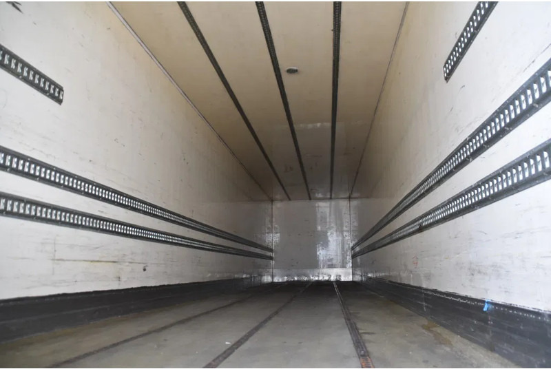 Pacton T3-002 - BPW AXLES - LIFT AXLE - DISC BRAKES - - Semirremolque caja cerrada: foto 3 Pacton T3-002 - BPW AXLES - LIFT AXLE - DISC BRAKES - - Semirremolque caja cerrada: foto 3