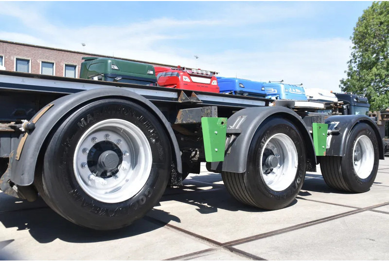 Renders ROC 16.30 - X-STEERING - LIFT AXLE - BPW AXLES - DISC BRAKES - EXTENDABLE - - Semirremolque portacontenedore/ Intercambiable: foto 3 Renders ROC 16.30 - X-STEERING - LIFT AXLE - BPW AXLES - DISC BRAKES - EXTENDABLE - - Semirremolque portacontenedore/ Intercambiable: foto 3