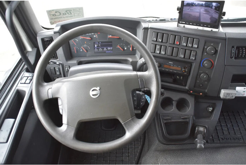 Camión caja cerrada Volvo FL 280 4x2 + BOX - 294 TKM - AIRCO - DOUBLE CARGOFLOOR - ELEVATOR - REMOTE CONTROL - CAMERA -: foto 6