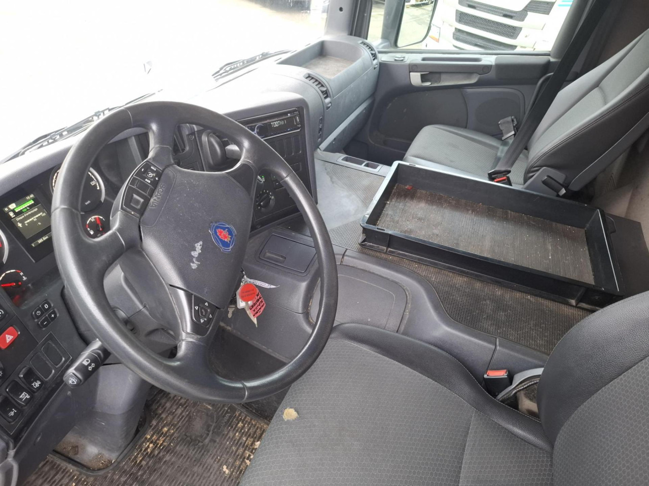 SCANIA P 250 DB4x2MLA - Camión chasis: foto 3 SCANIA P 250 DB4x2MLA - Camión chasis: foto 3